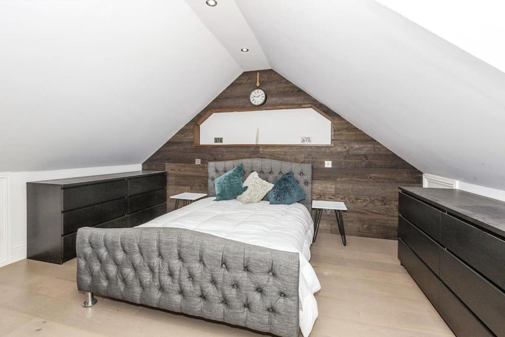 Lovely 2-Bed In Windsor Free Parking, 1 Mile From Legoland Zewnętrze zdjęcie